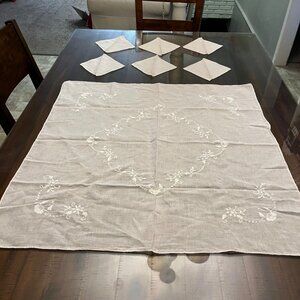 Vintage Pink Embroidered Tablecloth 32x32 w/ 6 Napkins Floral Used Linen Lightwe